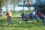 Paasactiviteit voor S.K.N.W.K. JO9-1 en JO7-1 op 2e paasdag (106/141)